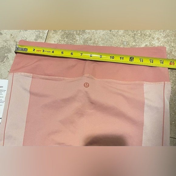 Lululemon Ebb To Train Tight Abstract Women's Sz 10 NWT - Picture 7 of 7